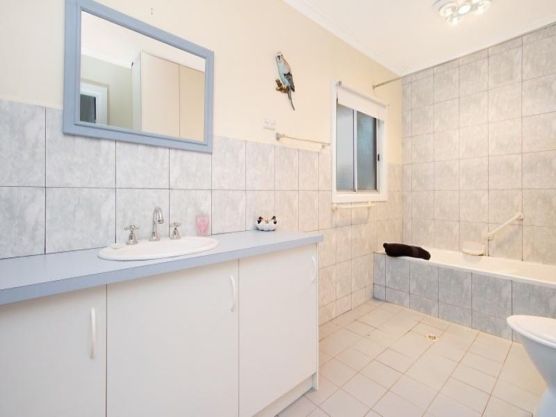 5 Garden Ave, Two Wells SA 5501