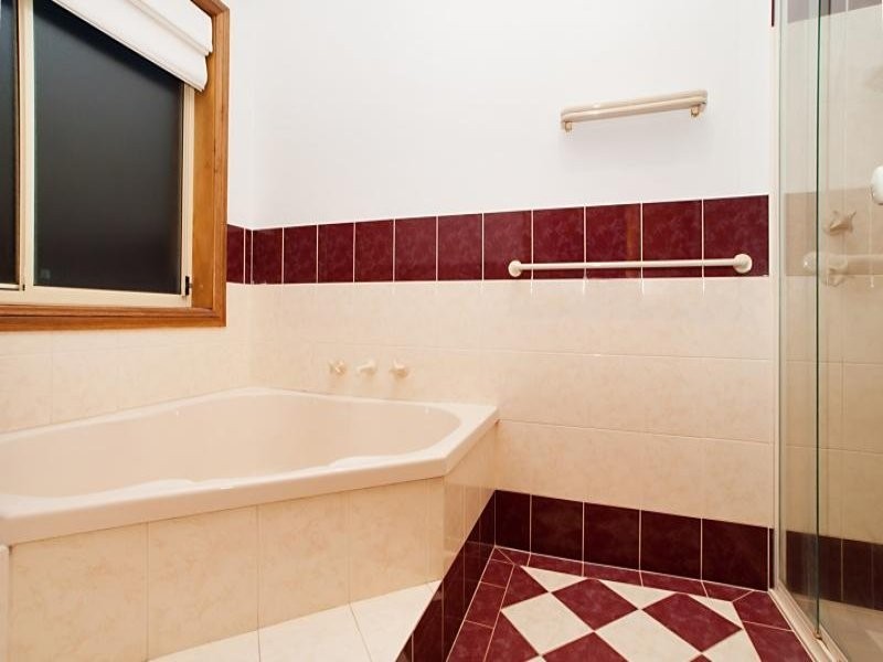 16 Rokewood Cct, Golden Grove SA 5125