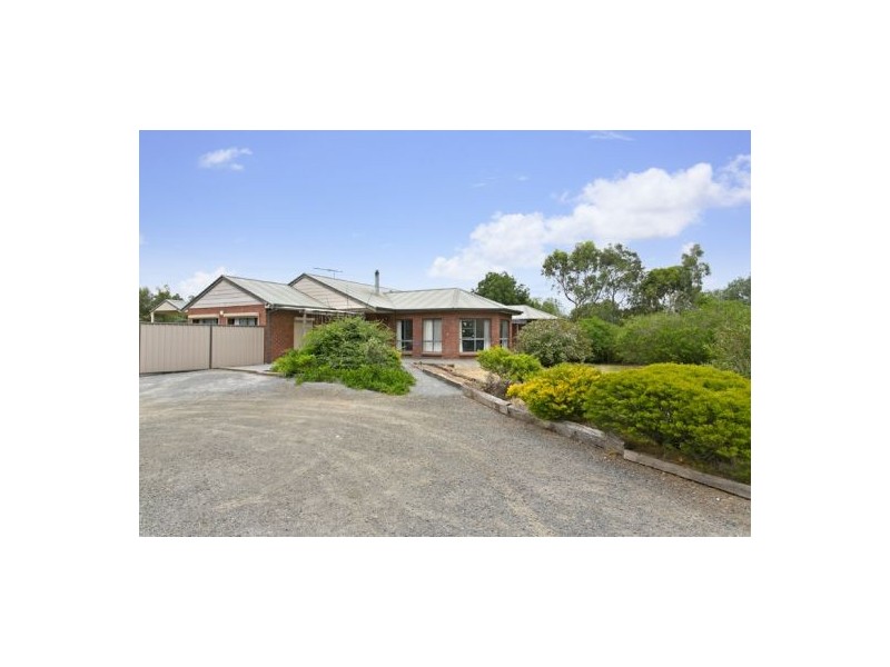 8 Coombs Court, Lewiston SA 5501