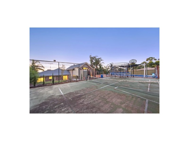 12 Gully Drive, Gulfview Heights SA 5096