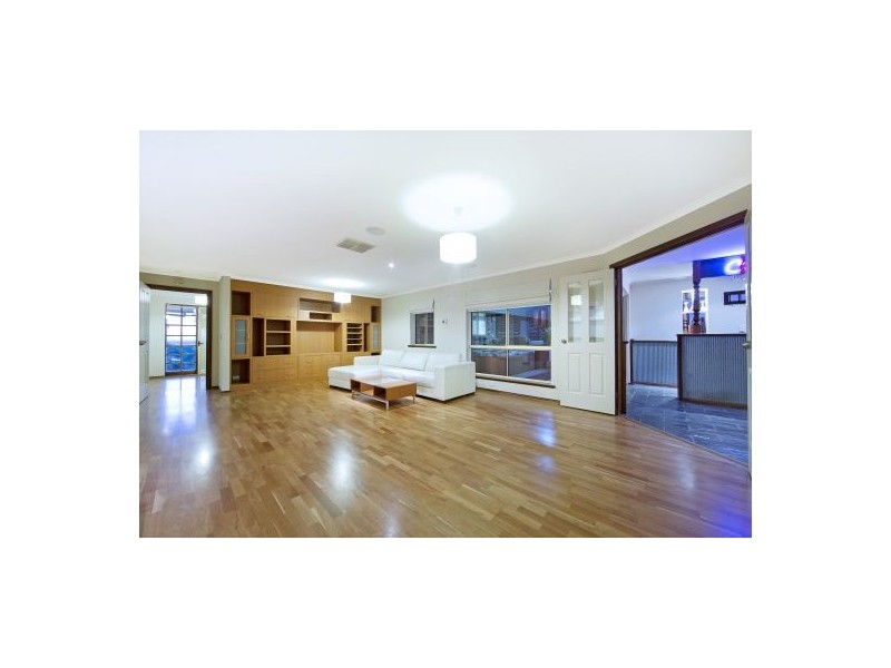 12 Gully Drive, Gulfview Heights SA 5096