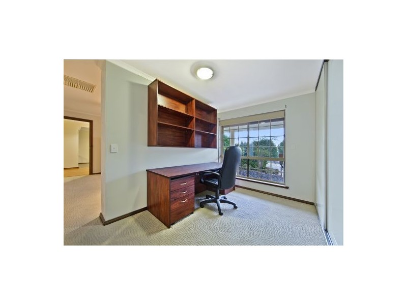 12 Gully Drive, Gulfview Heights SA 5096