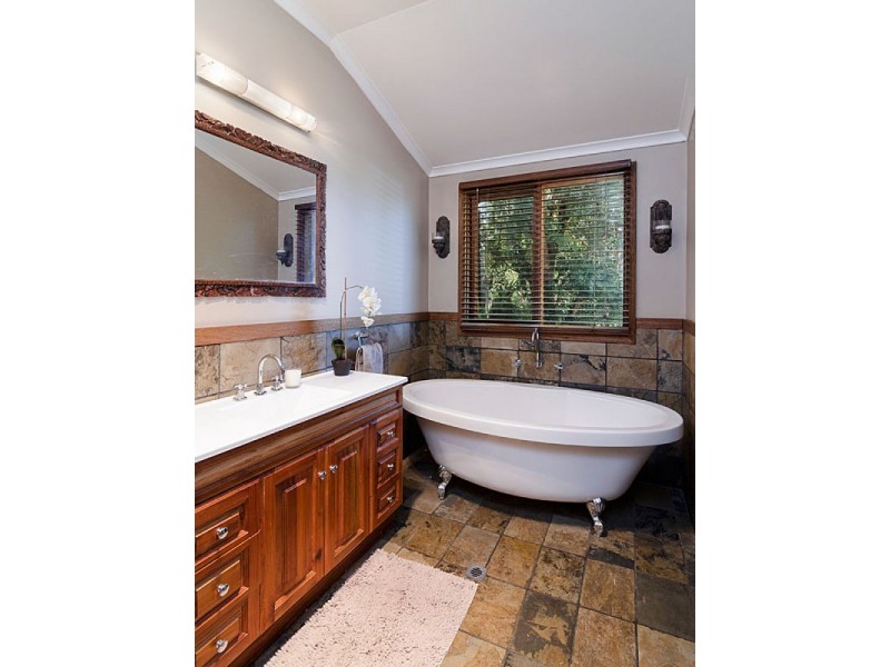 26 Cummins Drive, Summertown SA 5141