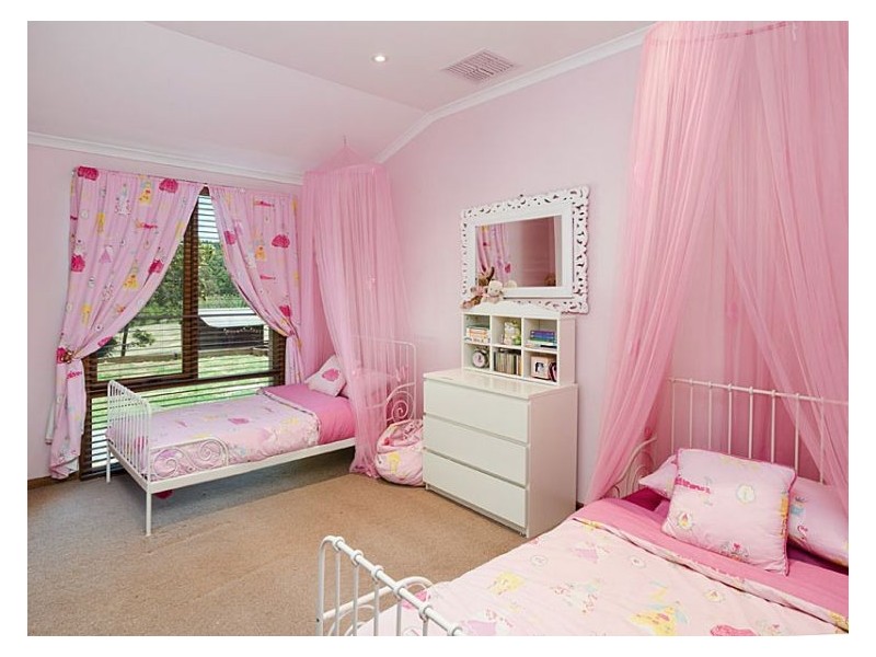 26 Cummins Drive, Summertown SA 5141