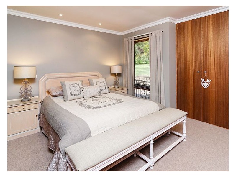 26 Cummins Drive, Summertown SA 5141