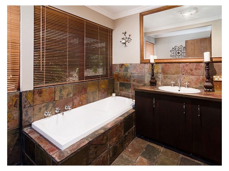 26 Cummins Drive, Summertown SA 5141