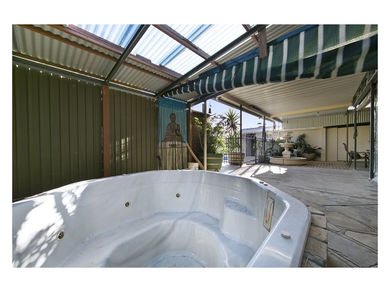 5 Weir Road, Para Hills SA 5096