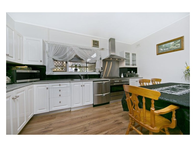 5 Weir Road, Para Hills SA 5096