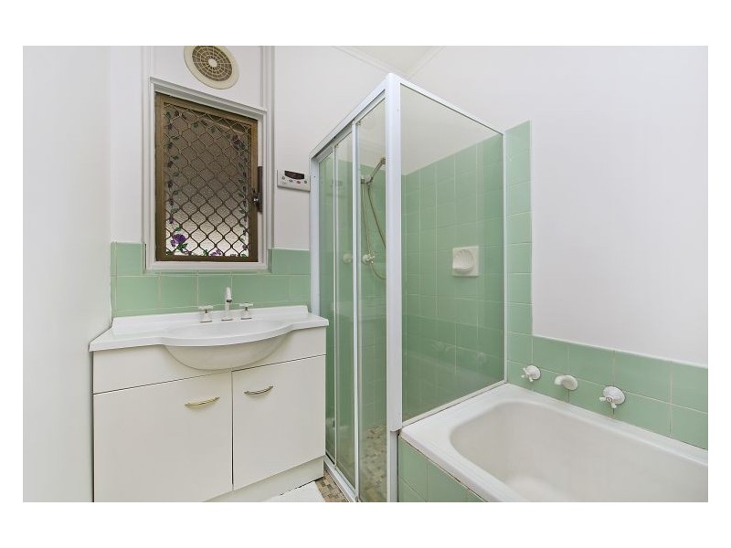 5 Weir Road, Para Hills SA 5096