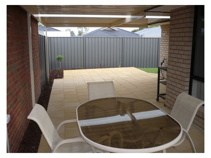8 Wattle Crescent, Munno Para West SA 5115