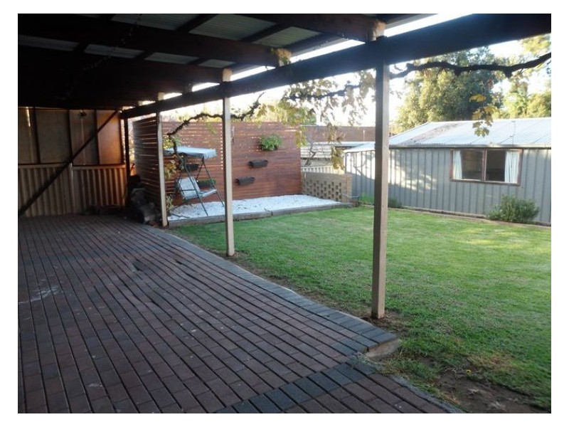 10 Newcombe Drive, Gilles Plains SA 5086