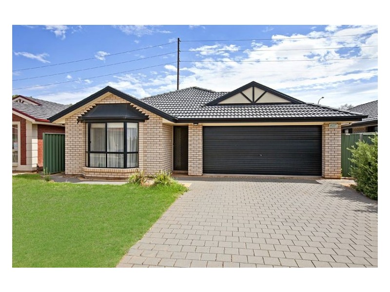8 Orange Parade, Munno Para West SA 5115