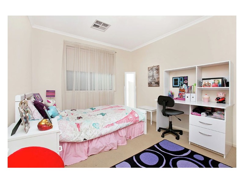 8 Orange Parade, Munno Para West SA 5115
