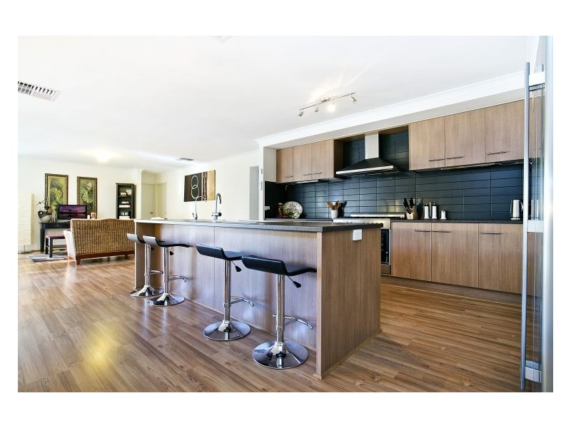 43 Janine Drive, Burton SA 5110