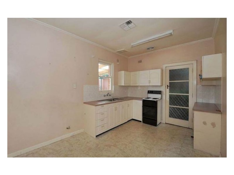 30 Tiparra Avenue, Park Holme SA 5043