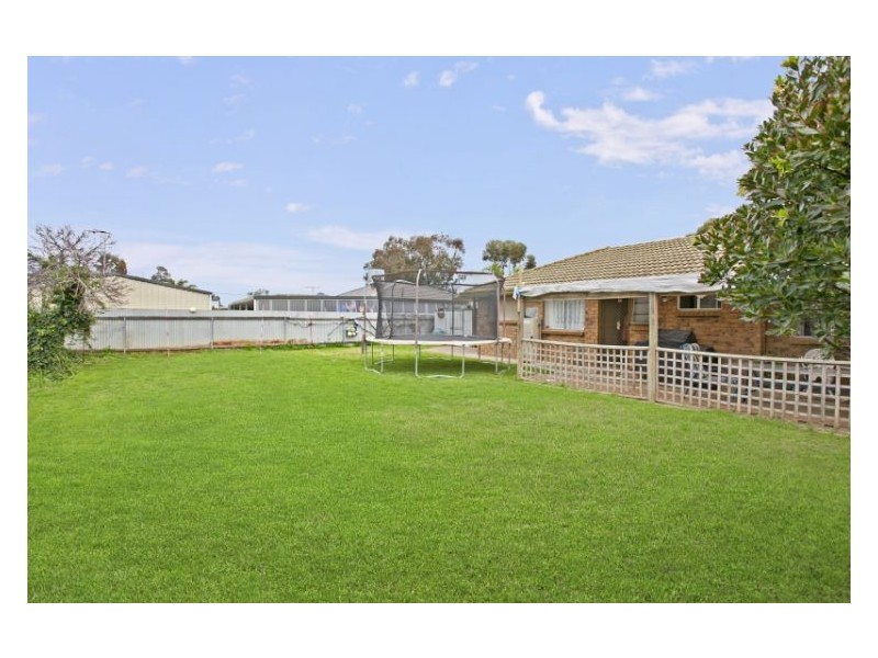 12 Maguire Crescent, Burton SA 5110