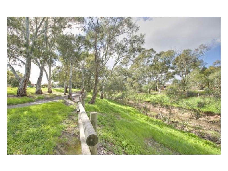 4 Wahroonga Avenue, Valley View SA 5093