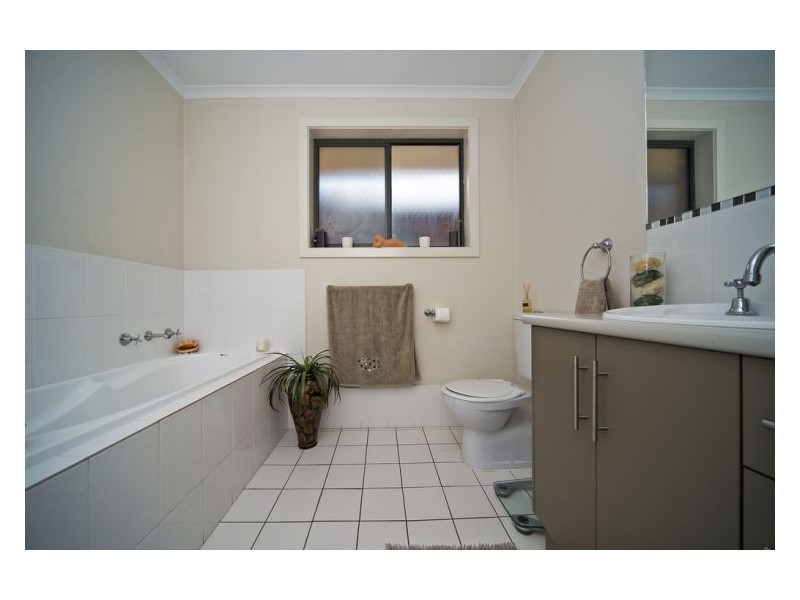 27 Banff Street, Burton SA 5110