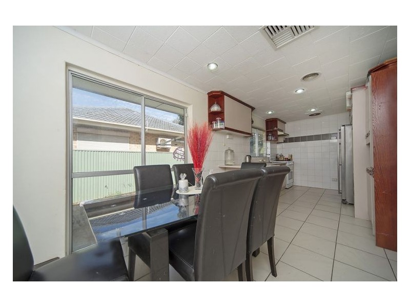 9 Mayo Crescent, Salisbury Downs SA 5108