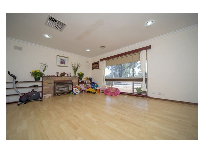 9 Mayo Crescent, Salisbury Downs SA 5108