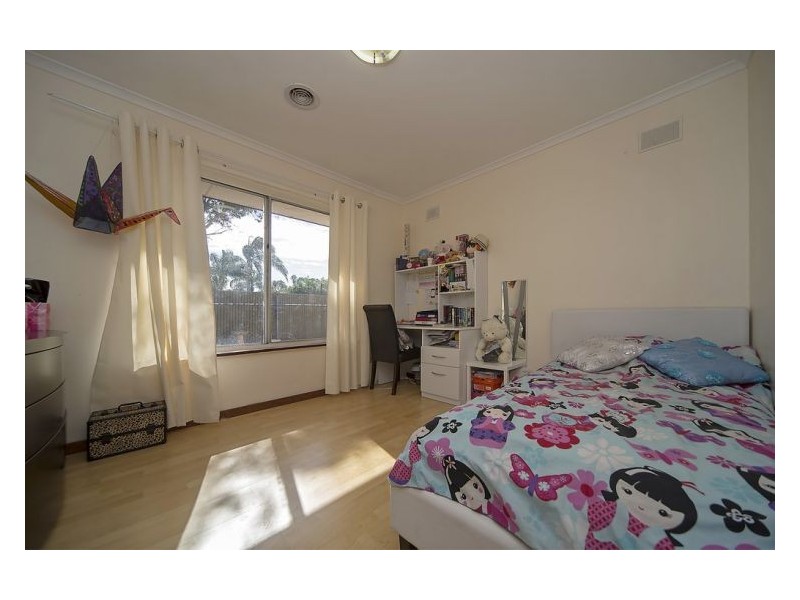 9 Mayo Crescent, Salisbury Downs SA 5108