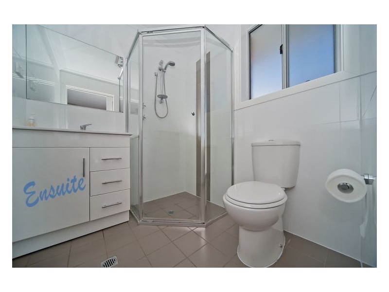 6 Bond Avenue, Burton SA 5110