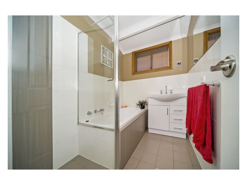 6 Bond Avenue, Burton SA 5110