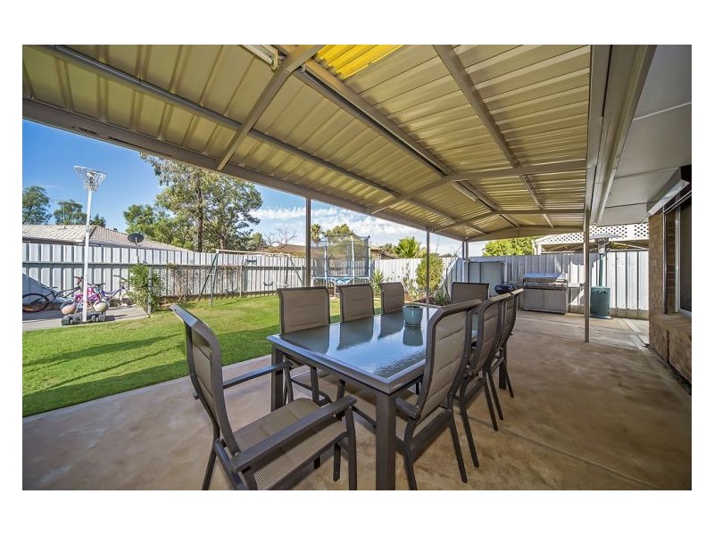 6 Bond Avenue, Burton SA 5110