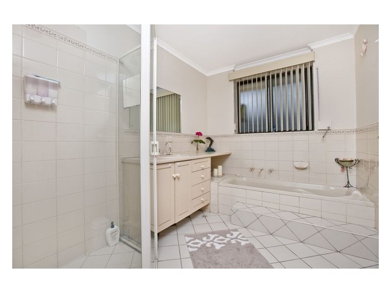 2 Granada Avenue, Gulfview Heights SA 5096