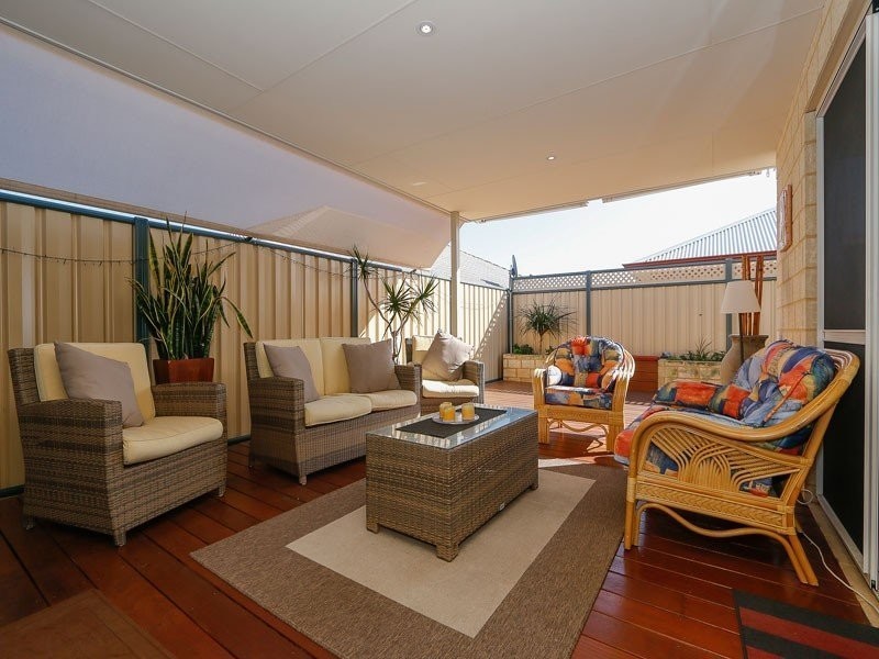 21 Finke Bend, Yanchep WA 6035