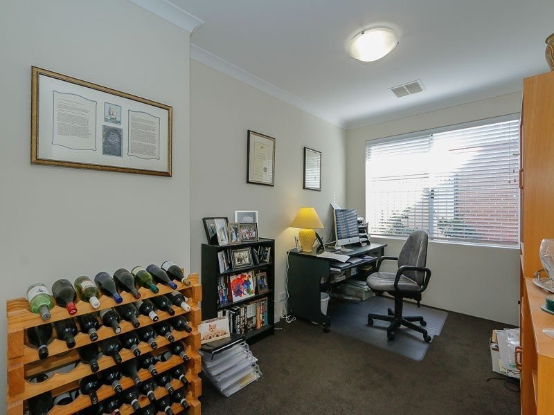 21 Finke Bend, Yanchep WA 6035