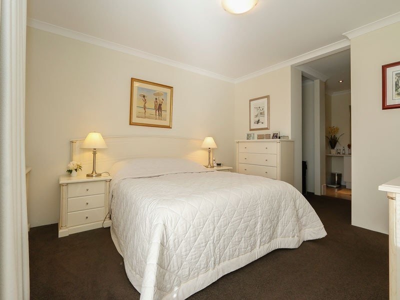 21 Finke Bend, Yanchep WA 6035