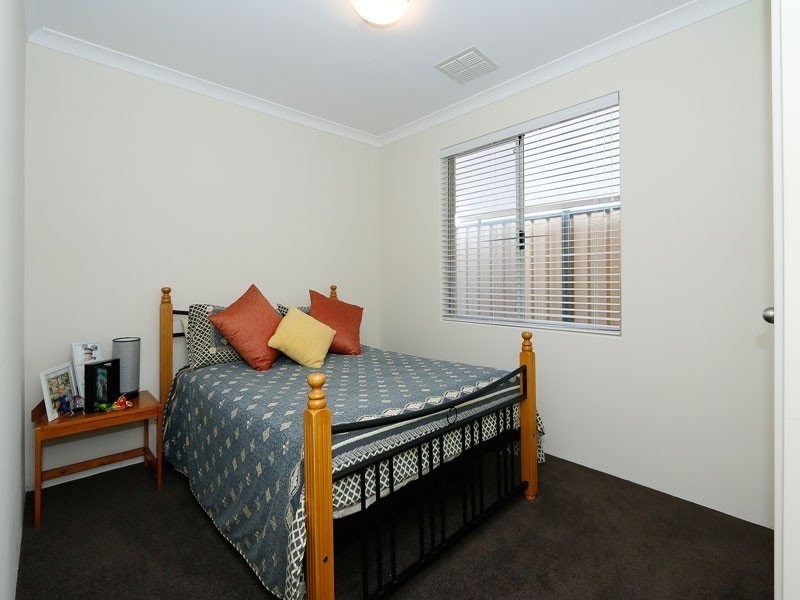 21 Finke Bend, Yanchep WA 6035