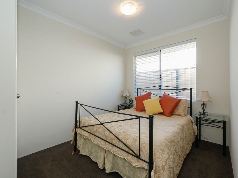 21 Finke Bend, Yanchep WA 6035