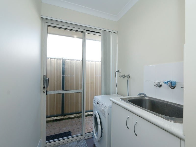 21 Finke Bend, Yanchep WA 6035