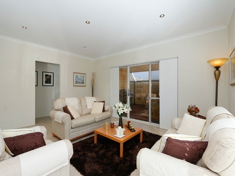 21 Finke Bend, Yanchep WA 6035