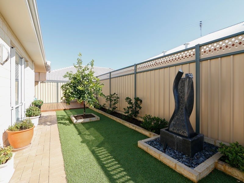 21 Finke Bend, Yanchep WA 6035