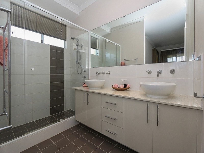 14 Seabird Bend, Jindalee WA 6036