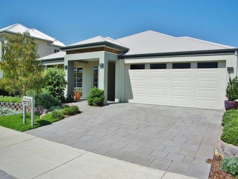 14 Seabird Bend, Jindalee WA 6036