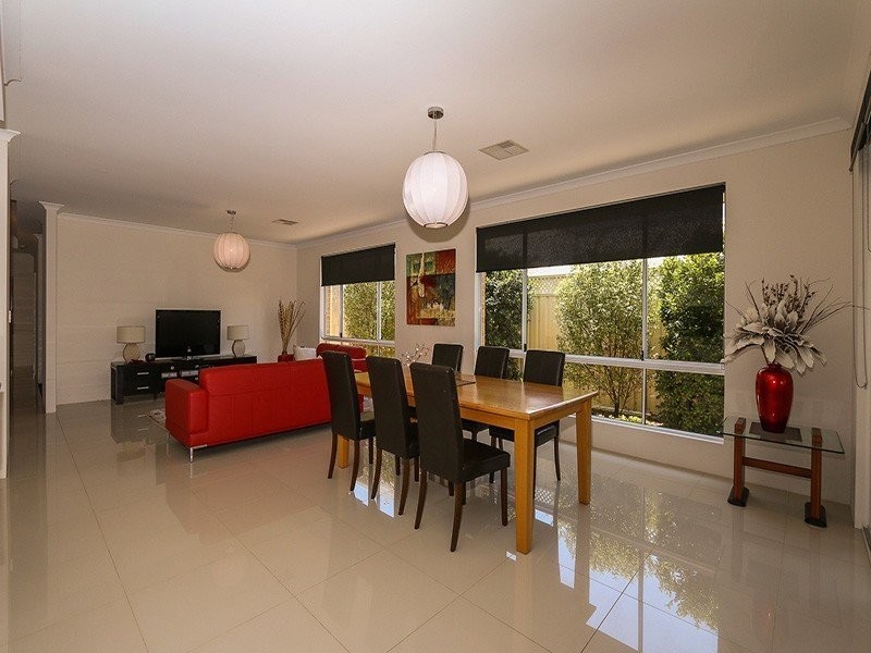14 Seabird Bend, Jindalee WA 6036
