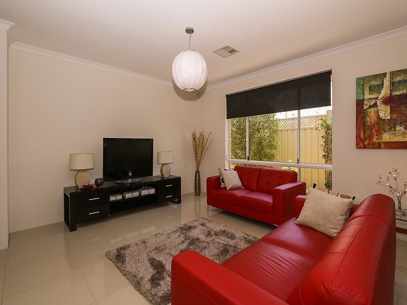 14 Seabird Bend, Jindalee WA 6036