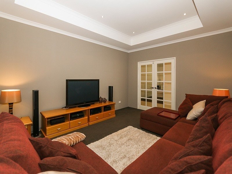 14 Seabird Bend, Jindalee WA 6036