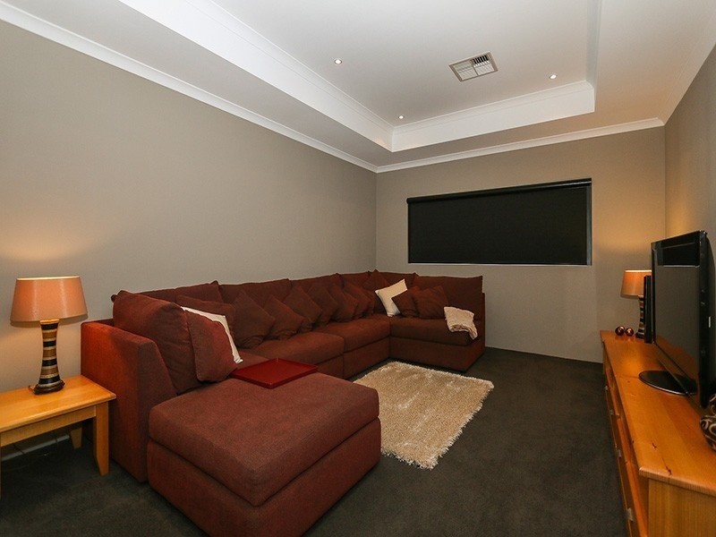 14 Seabird Bend, Jindalee WA 6036