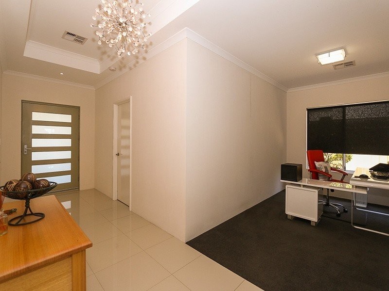 14 Seabird Bend, Jindalee WA 6036