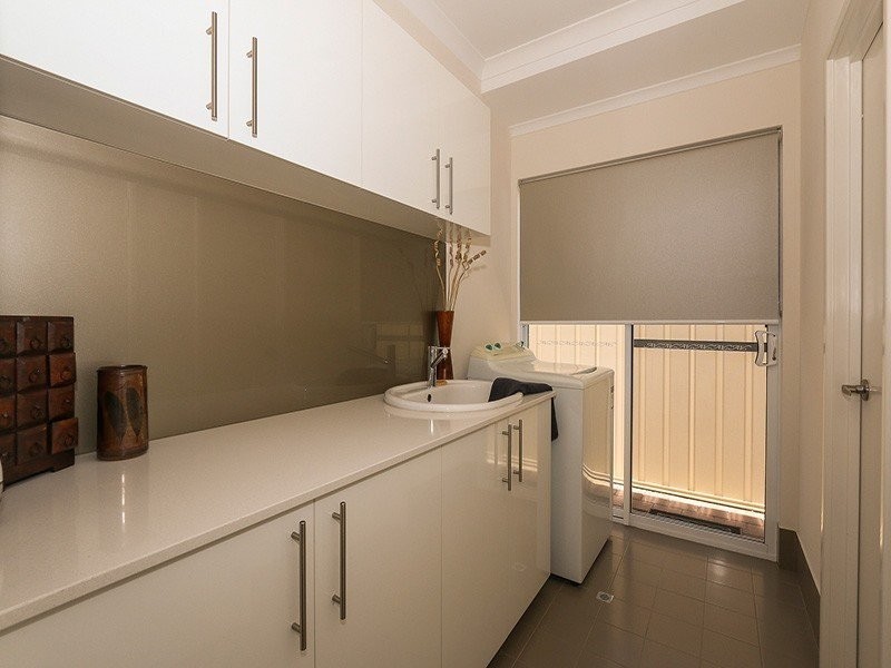 14 Seabird Bend, Jindalee WA 6036