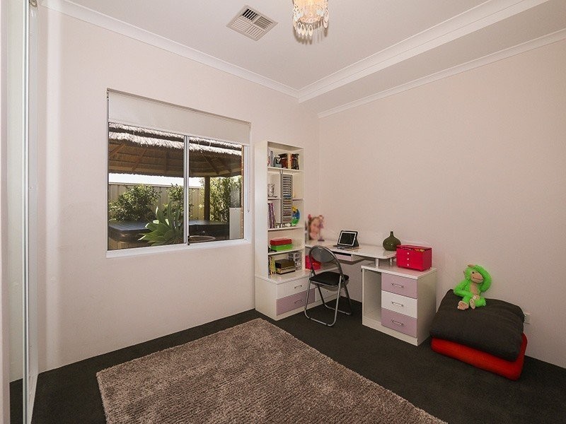 14 Seabird Bend, Jindalee WA 6036