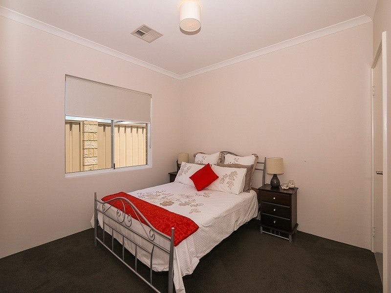 14 Seabird Bend, Jindalee WA 6036