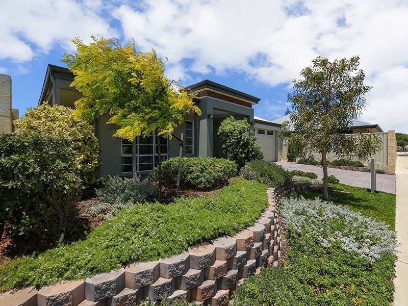 14 Seabird Bend, Jindalee WA 6036