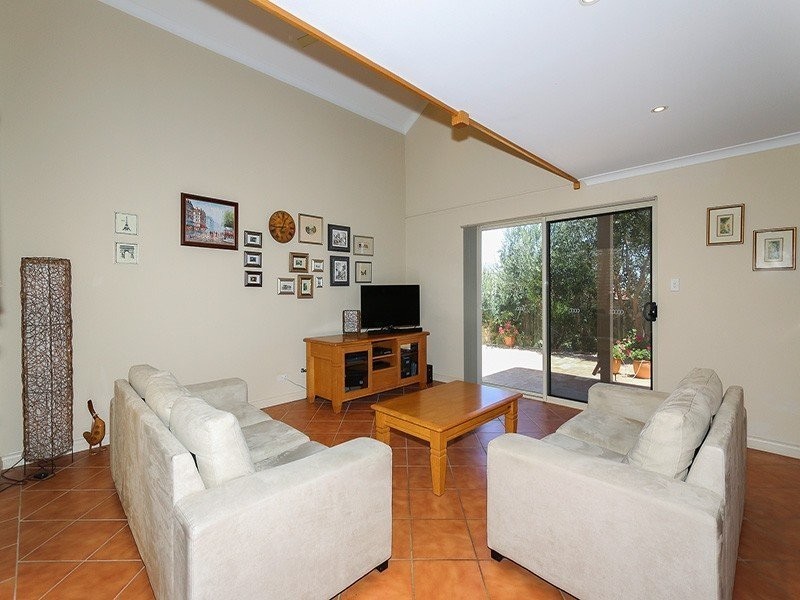 49 Dartmouth Circle, Quinns Rocks WA 6030