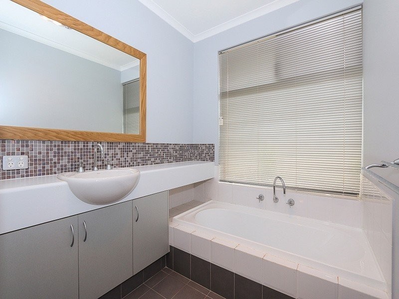 22 Ammanford Crescent, Butler WA 6036